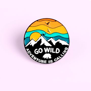 Пин на рюкзак и одежду. Go Wild