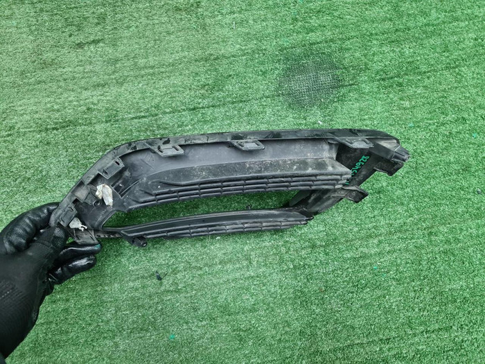 Накладка ПТФ левая Hyundai Solaris 2 (2017-2020)