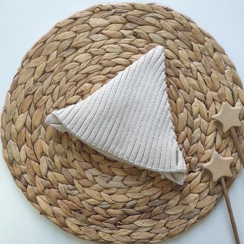 Демисезонная шапка