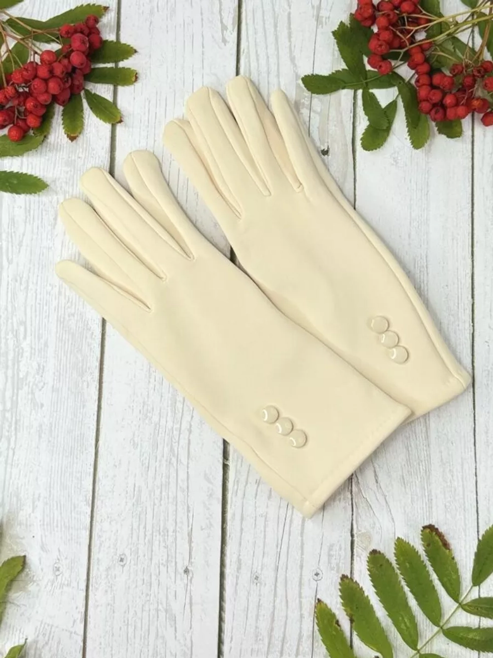 демисезонные перчатки тёплые с декоративными пуговицами