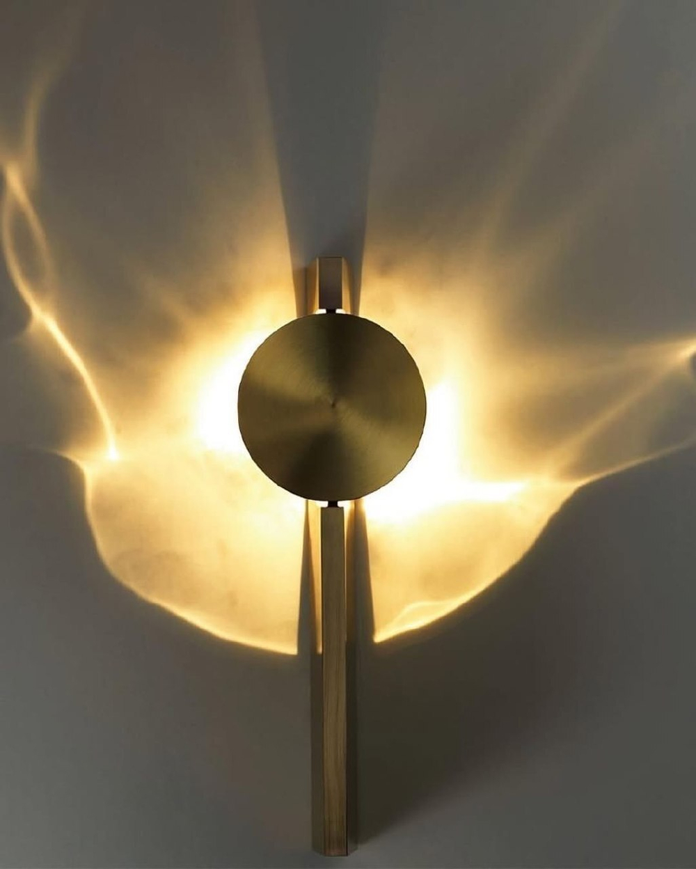 Невероятно красивый бра