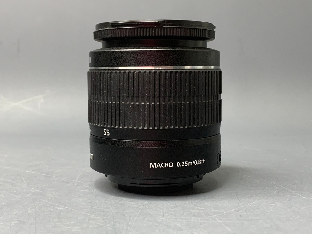 Canon 1200D kit 18-55mm 3.5-5.6 III 2200 кадров