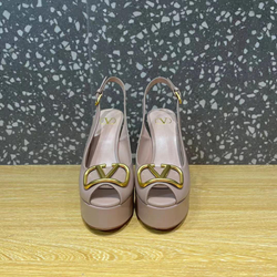 Босоножки Valentino