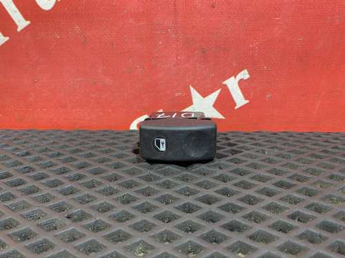 Кнопка центрального замка