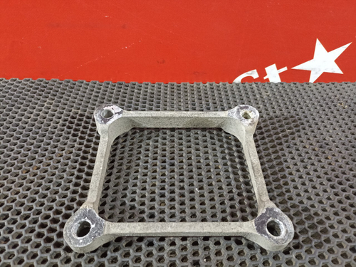 Проставка под кронштейн топливного бака