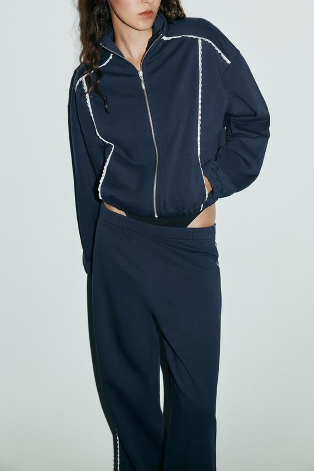 ZARA ШИРОКИЕ БРЮКИ ИЗ МЯГКОЙ ТКАНИ С КРУЖЕВОМ, МОРСКОЙ СИНИЙ