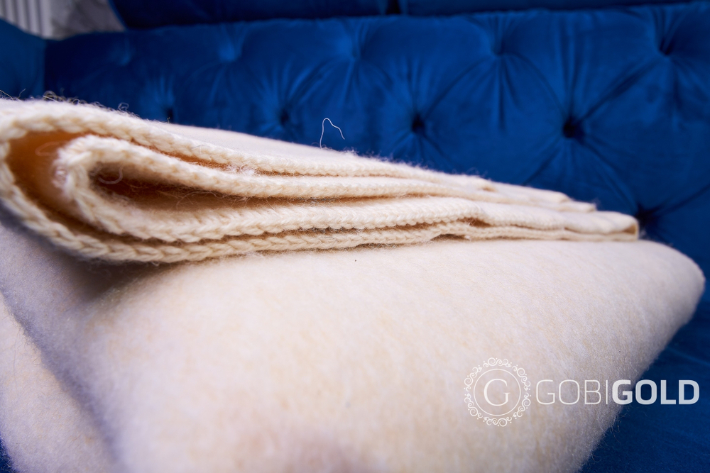 Одеяло тканое из 100% пуха яка 150х200 см. (Gobi'S SUN) - белое
