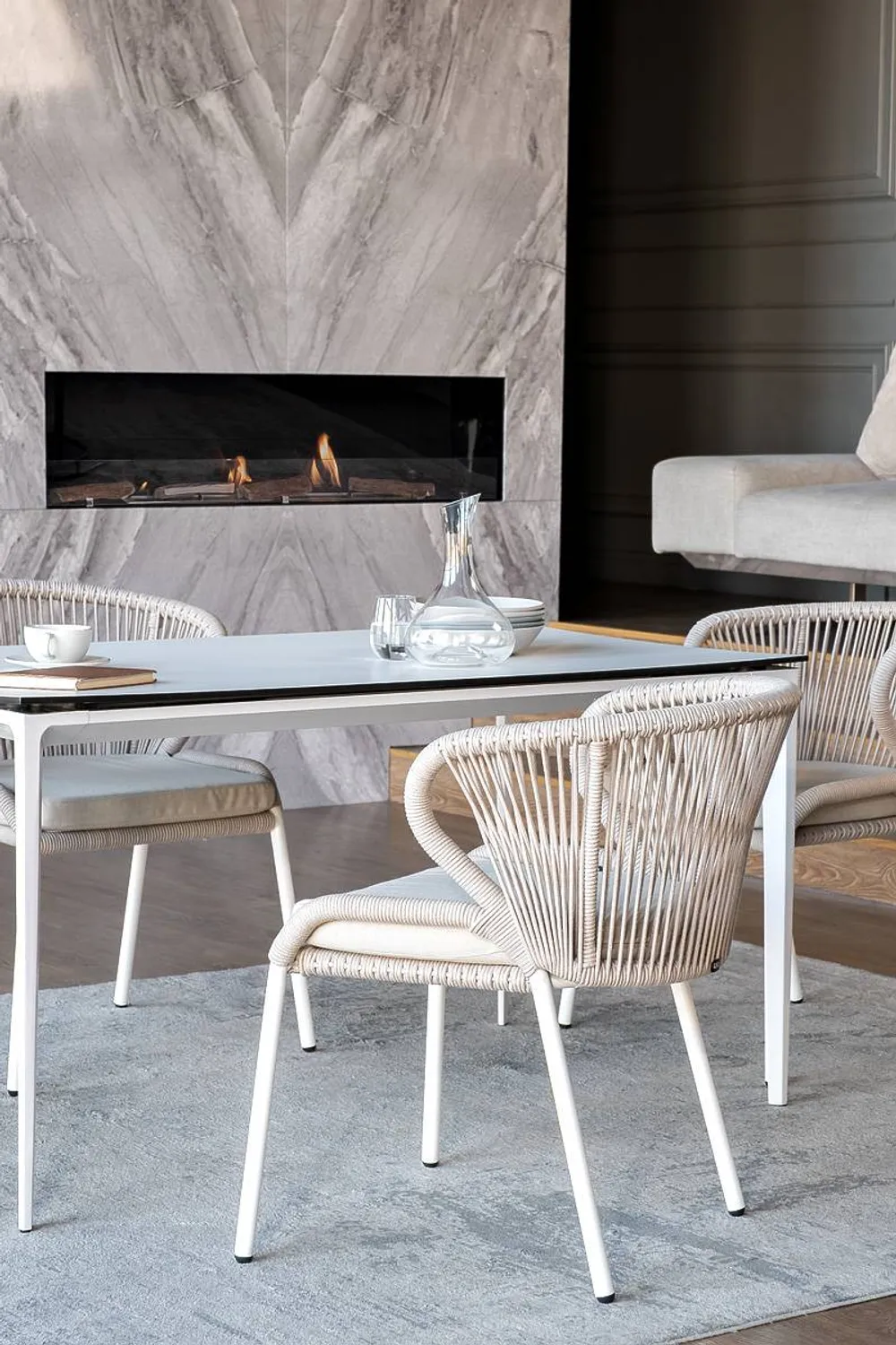 "Малага" обеденная группа на 4 персоны со стульями "Милан", каркас белый, роуп бежевый