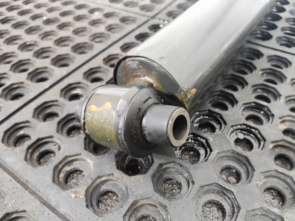 Амортизатор передний 2020г