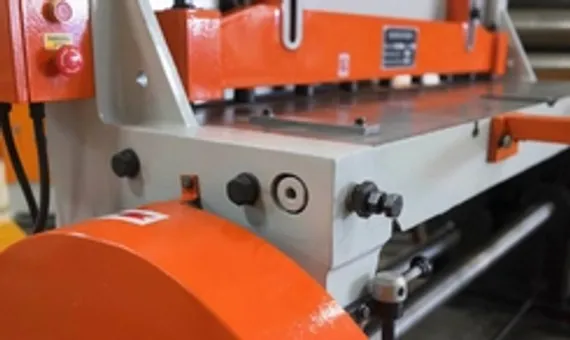 Электромеханическая гильотина Stalex Q11-4x1300NC