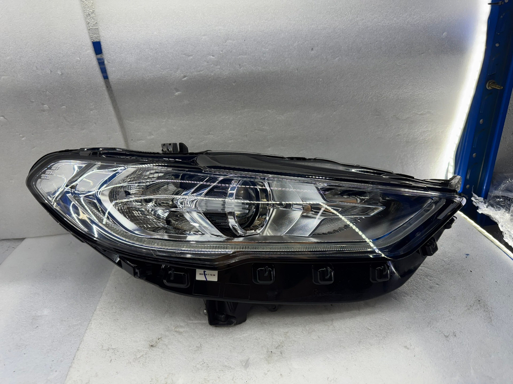 Передняя фара Ford Mondeo оригинал