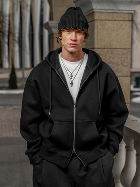 Черная худи на молнии Laine