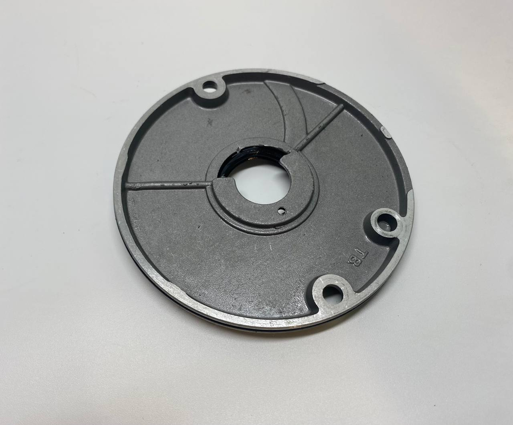 Крышка коленвала двигатель 1P39FMA