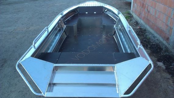 Алюминиевая моторно-гребная лодка RusBoat 42R