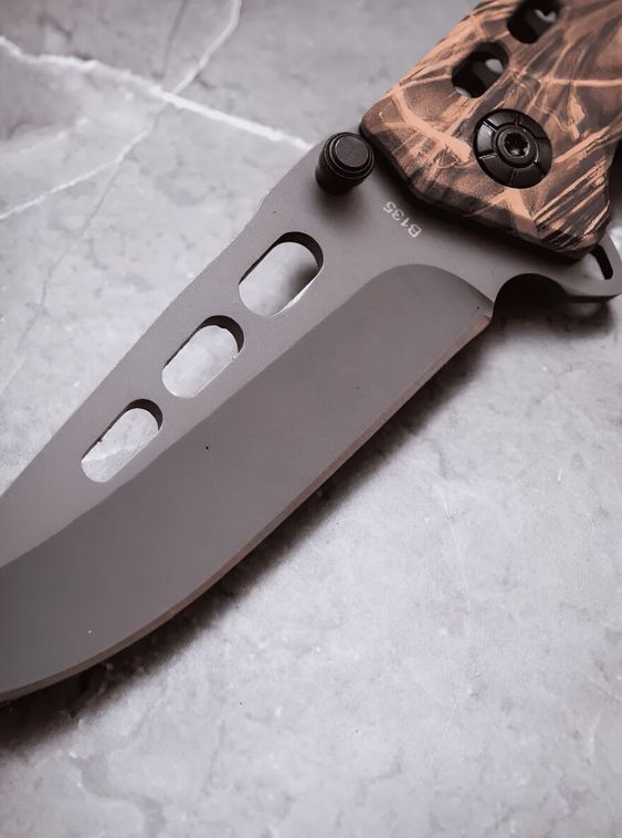 Выкидной нож тактический BOKER Красное дерево