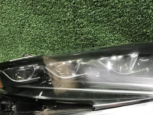 Битая Фара правая Lexus LS 5 (2017-2021) LED