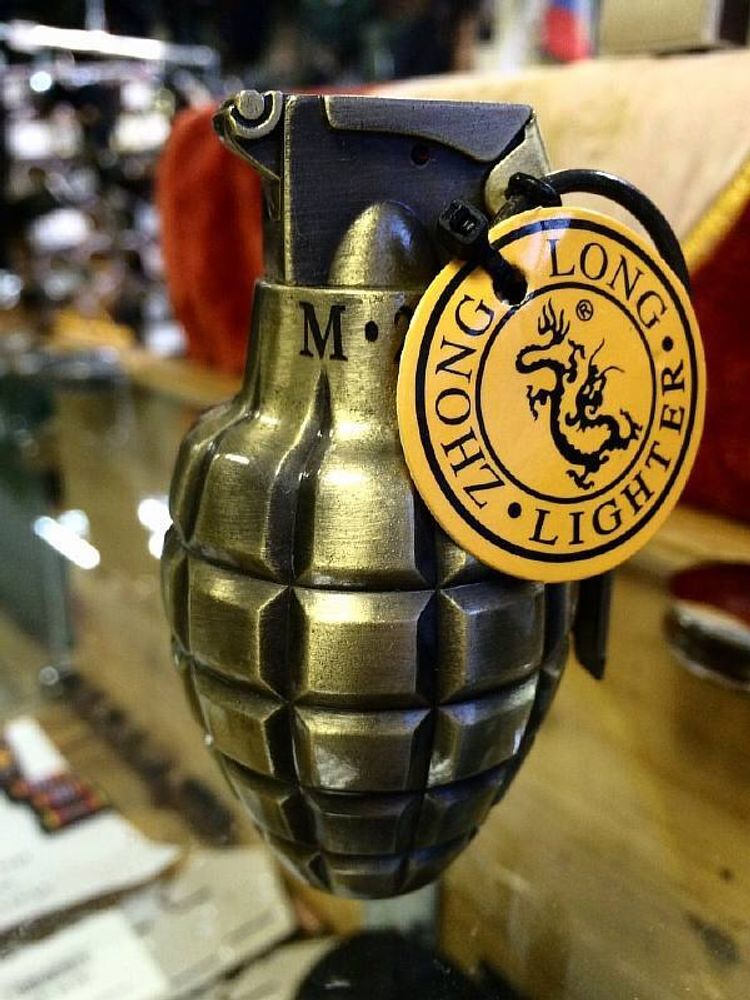 Зажигалка газовая GREN HAND М26А2 Gold