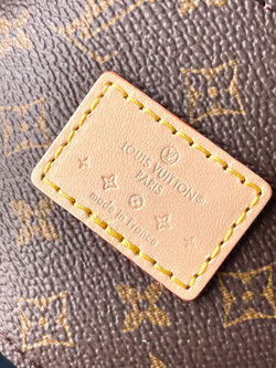 Louis Vuitton Croissant PM Bag