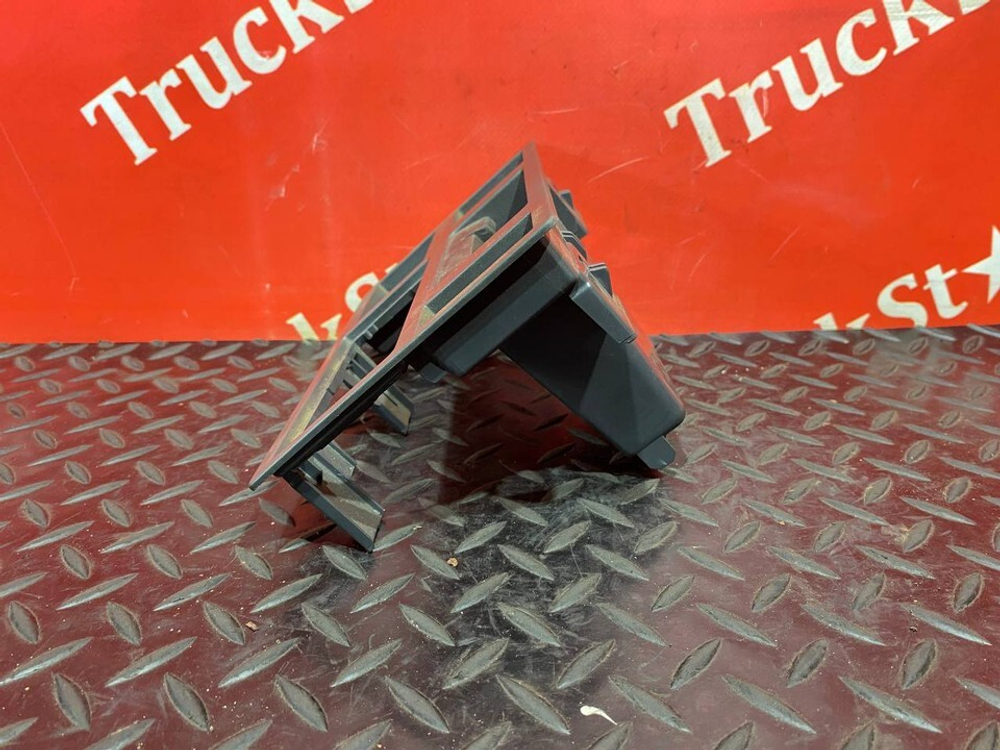 Рамка центральной консоли 2018г