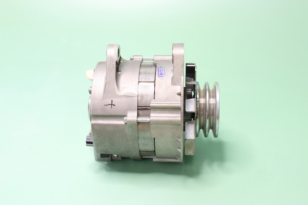 Генератор КамАЗ Евро-0, ЯМЗ-236,238 28В 60А клиновой шкив