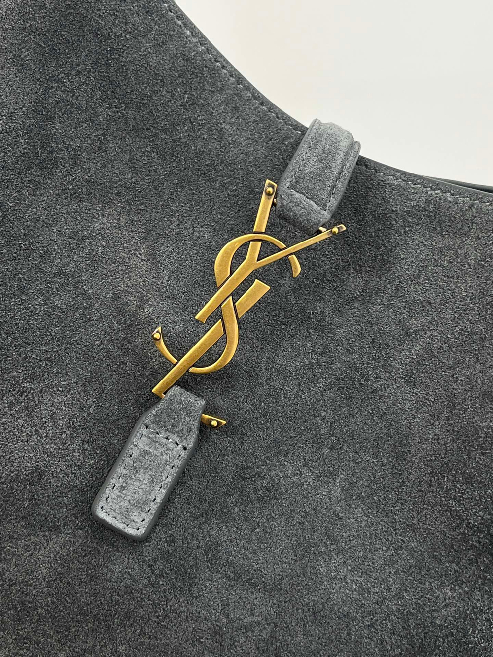 LE 5 À 7 SUPPLE SMALL ИЗ ЗАМШИ