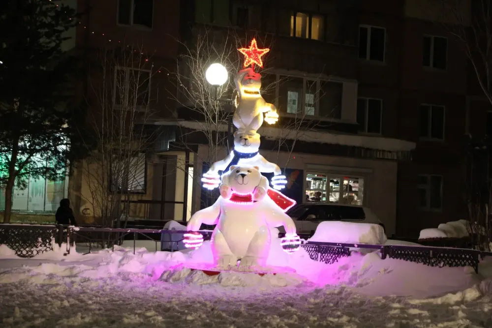 уличные фигуры с подсветкой "Елка из медведей"