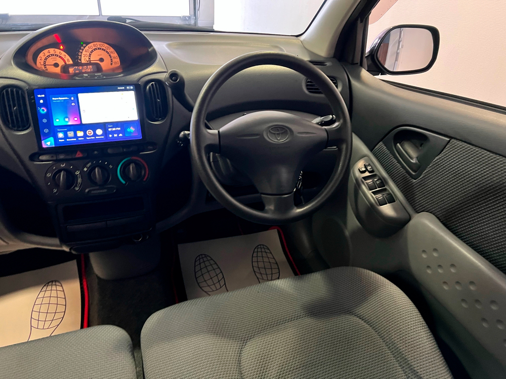 Toyota Funcargo, 2002 год