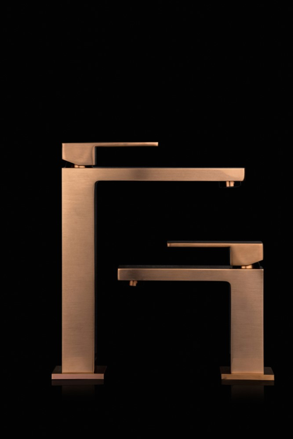 Смеситель для умывальника высокий Qubic Copper Brushed