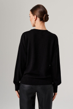 23130 Джемпер женский (черно-молочный)