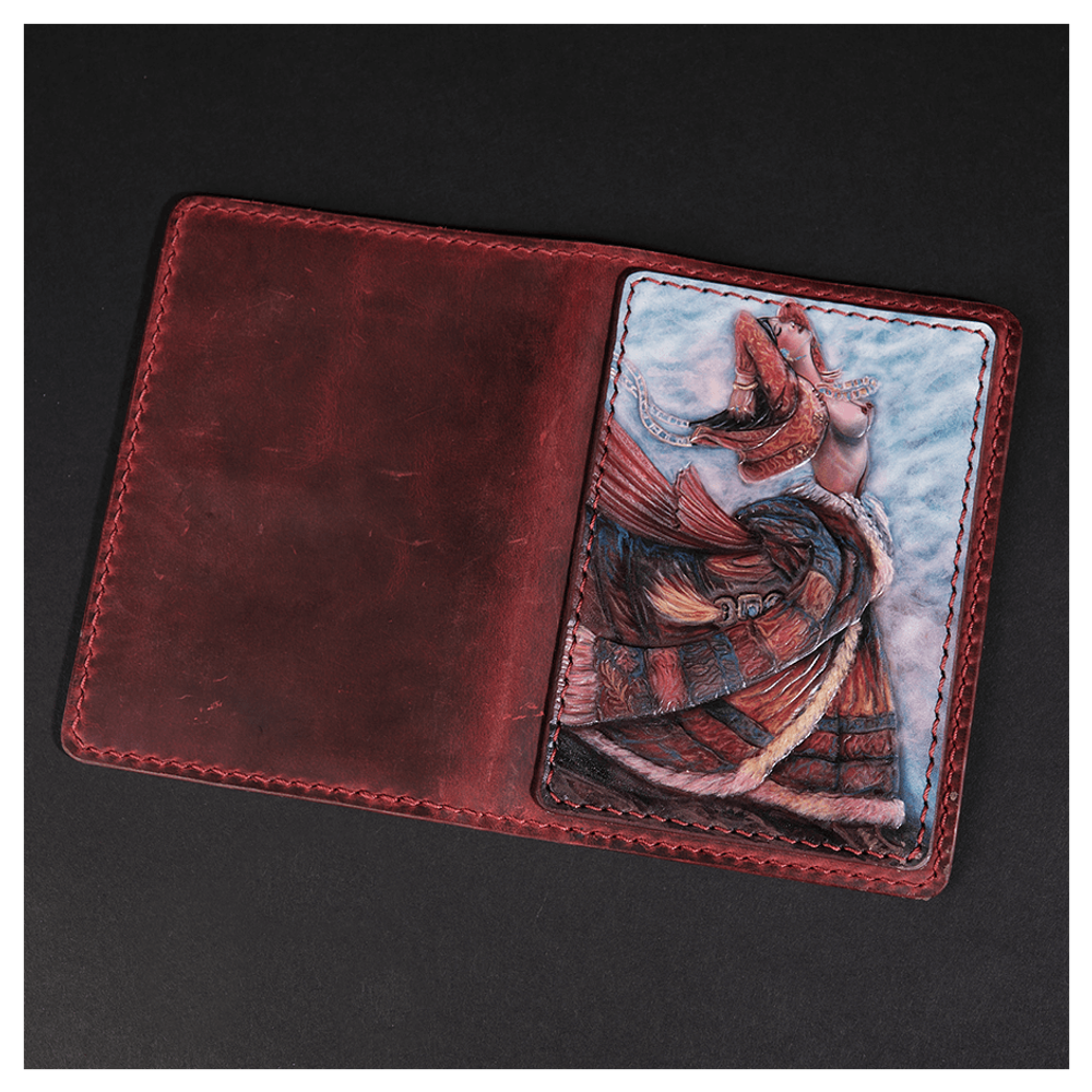 Кожаная обложка на паспорт «Шаманка» (фигура)