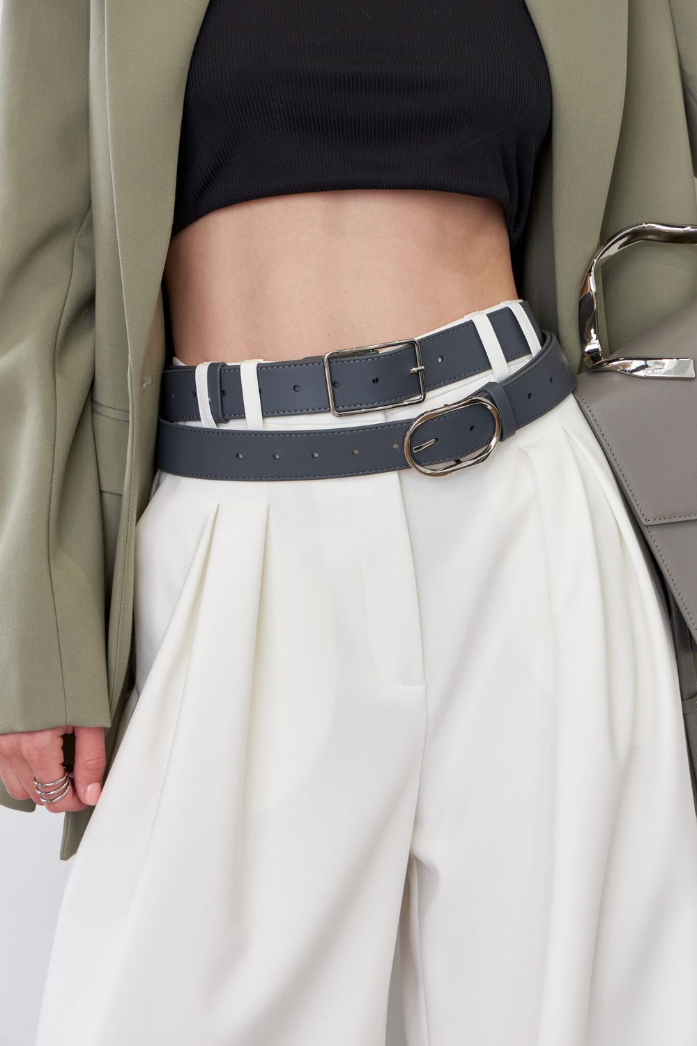 БАЗОВЫЙ РЕМЕНЬ С ОВАЛЬНОЙ ПРЯЖКОЙ GRAPHITE