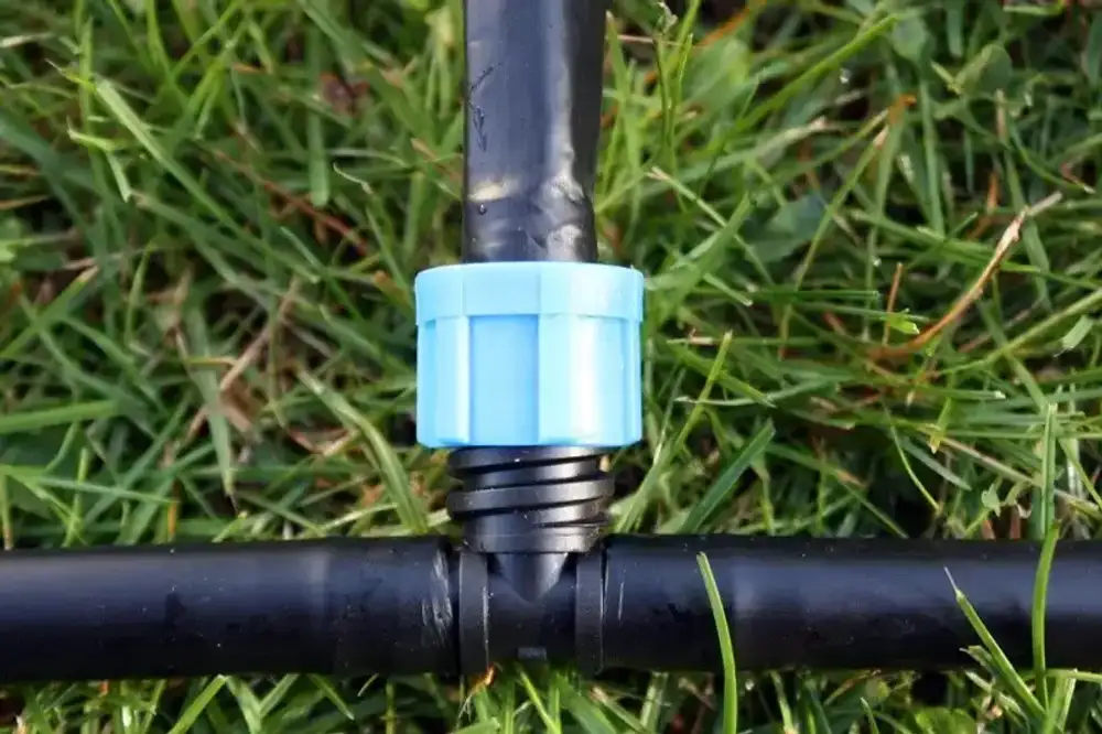 Тройник для капельной ленты и микротрубок