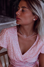 Колье «Клевер» с бусинами из жемчуга