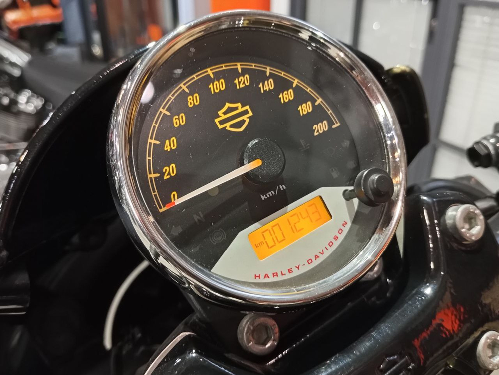 Harley-Davidson Street Rod 