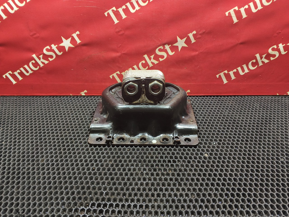 Подушка двигателя задняя