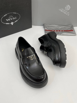 Лоферы Prada
