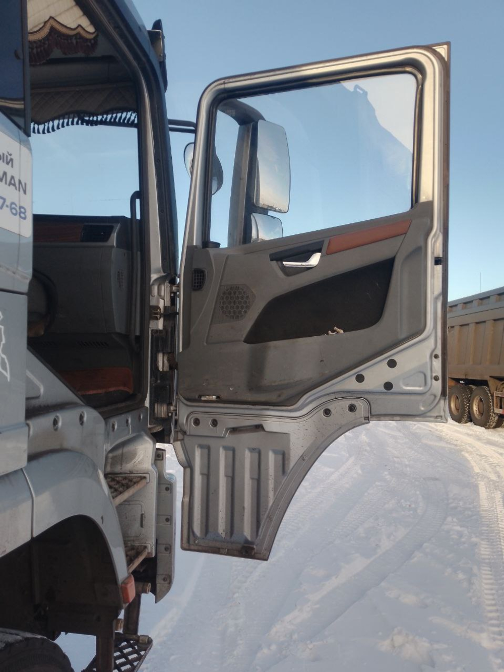 Shacman (Shaanxi) SX* 8x4 Самосвал SX331863366 (Дизельный, 12,5 л, 551 л.с., МТ)
