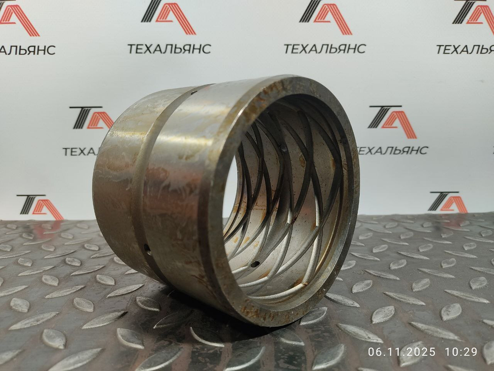 Втулка X112-103095