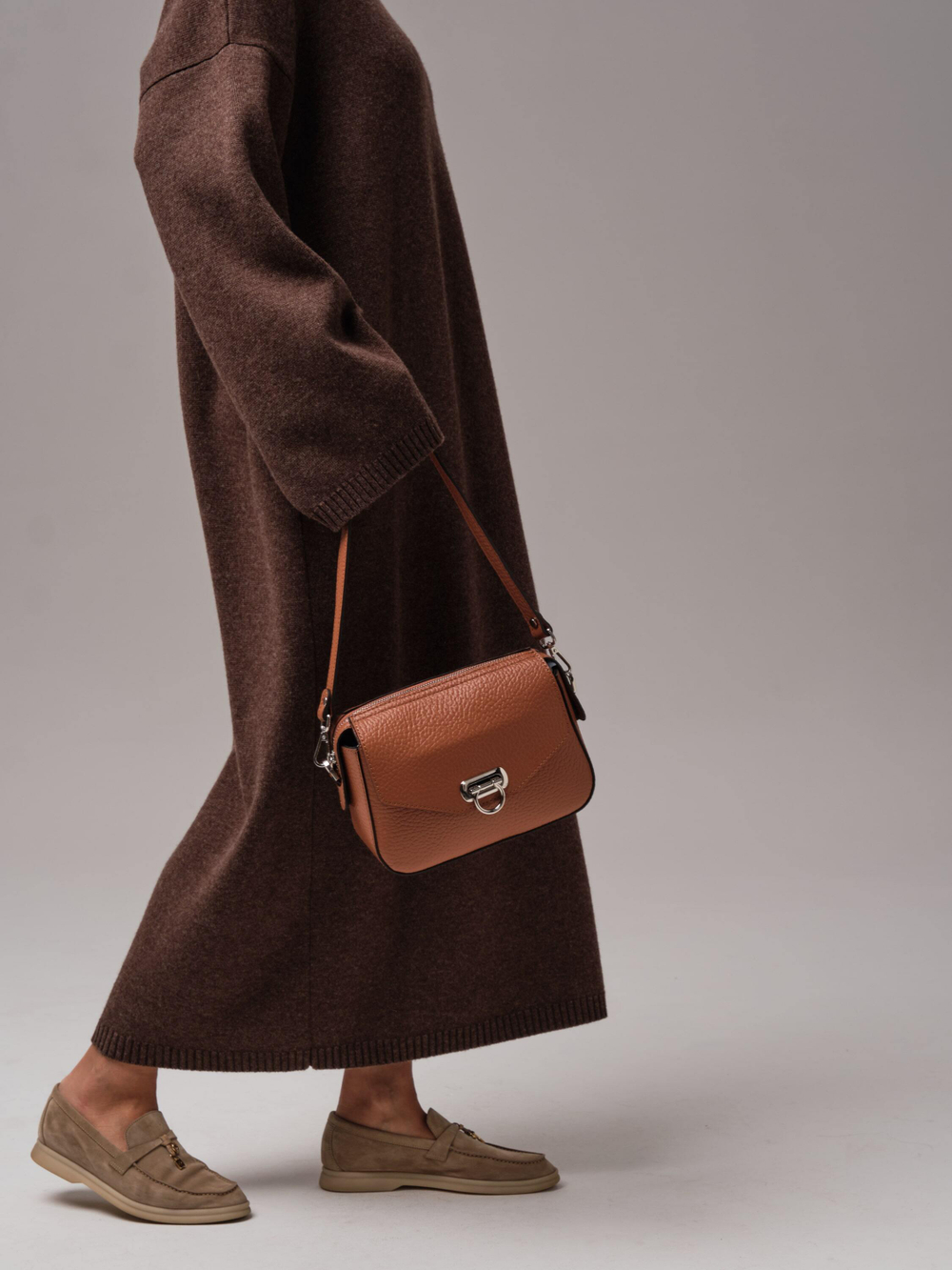 Женская сумка кросс-боди Azaro коричневый камень соло