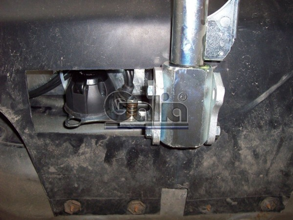 Фаркоп оцинкованный Galia F097C для Ford Mondeo седан/хетчбек 2000-2006(паспорт и сертификат в комплекте)(без электрики)