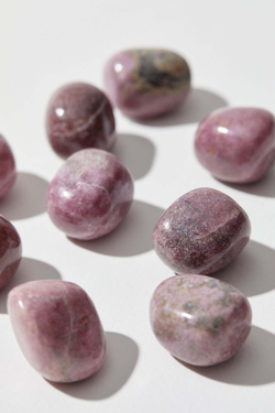 Родонит галтовка