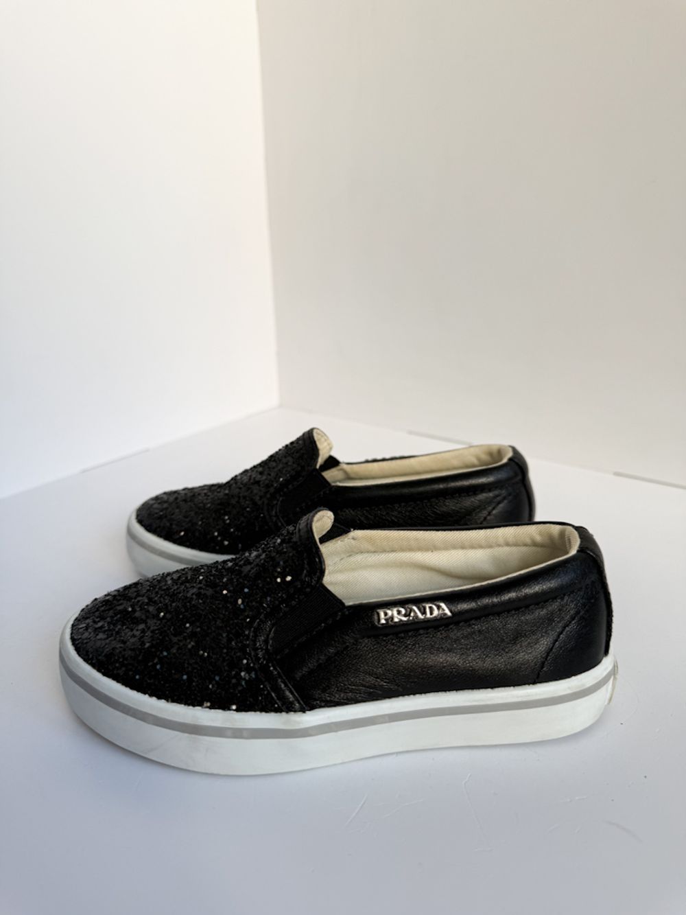 Слипоны Prada, 27