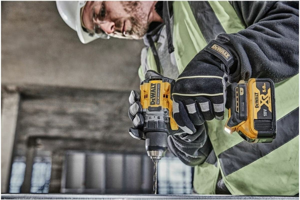 Аккумуляторная дрель-шуруповерт Dewalt DCD 800 NT