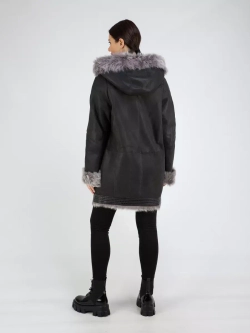 Дубленка зимняя с капюшоном натуральная оверсайз