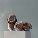 Комплект – боди с новогодним текстом, легкие трикотажные брюки, моксы Bamby и игрушка