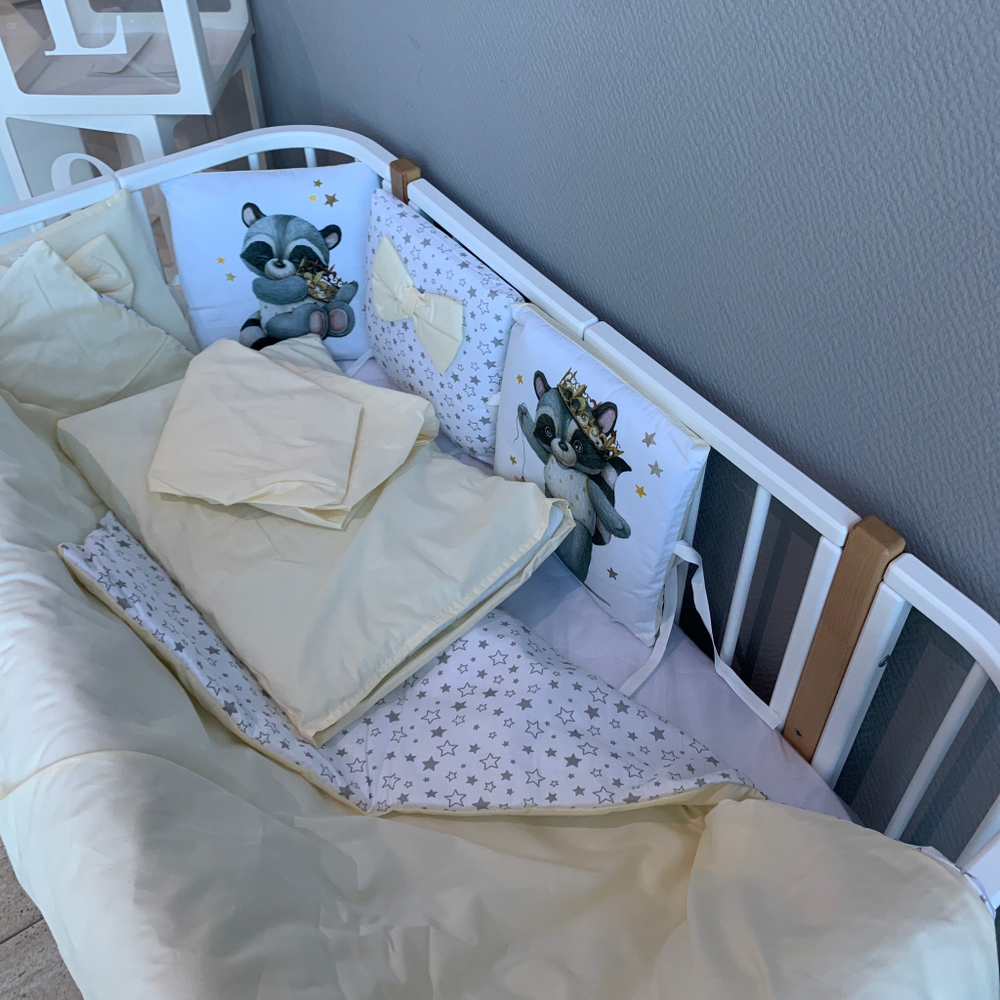 Комплект в кроватку 17 предметов "Принц Енотик" бежевый, сатин