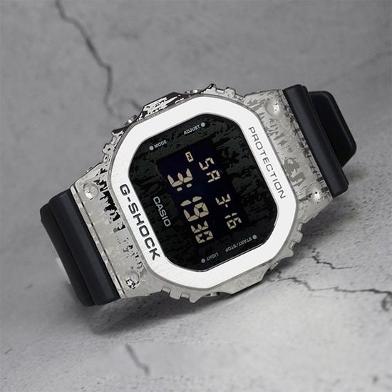 Наручные часы Casio G-Shock GM-5600GC-1DR