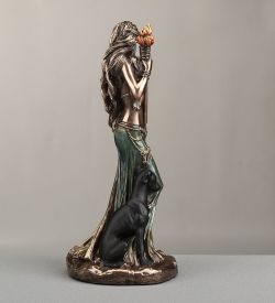 Veronese WS-1321 Статуэтка «Геката - богиня волшебства и всего таинственного»