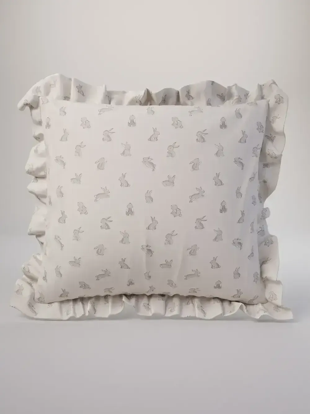 Декоративная наволочка с рюшами, оборками "Фландр" 70х70 см, 1 шт, без молнии