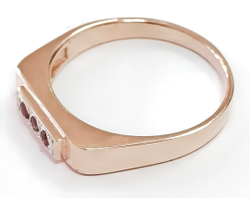 Ювелирное кольцо из серебра с позолотой,вставка гранат